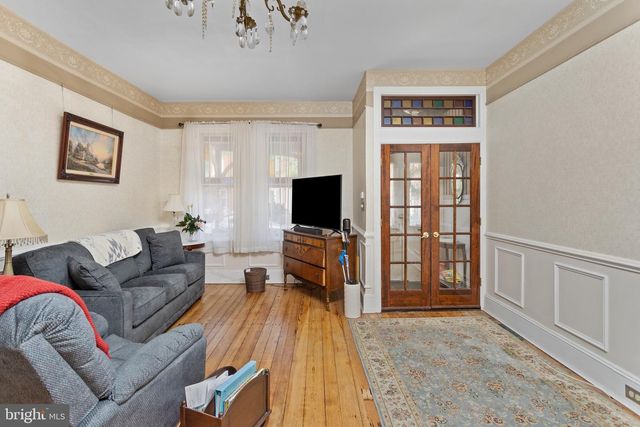 340 E UNION ST, Burlington, NJ 08016