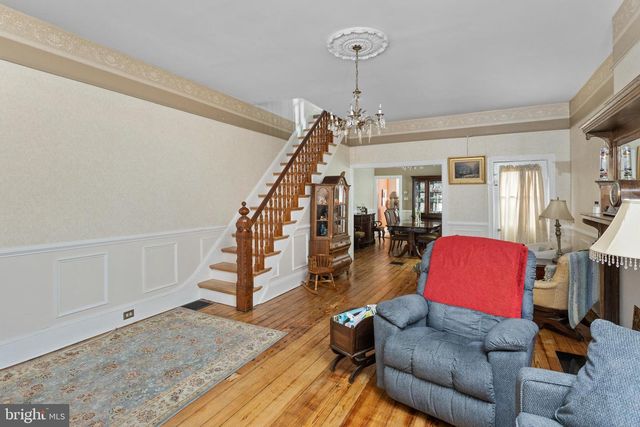 340 E UNION ST, Burlington, NJ 08016