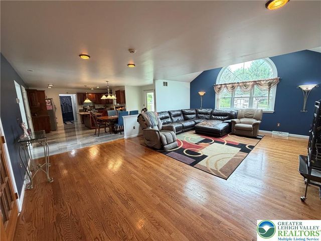2170 Clearview, Coplay Boro, PA 18037