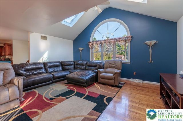 2170 Clearview, Coplay Boro, PA 18037