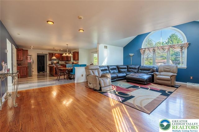 2170 Clearview, Coplay Boro, PA 18037