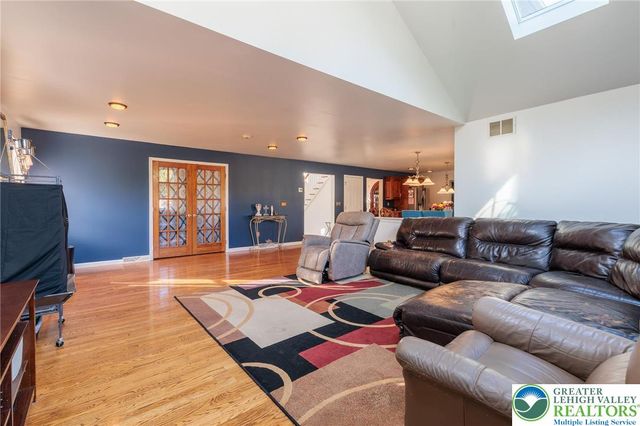 2170 Clearview, Coplay Boro, PA 18037