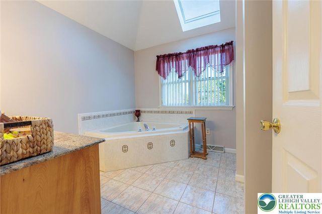 2170 Clearview, Coplay Boro, PA 18037