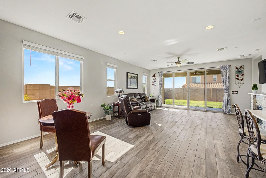 Image 10 of property listing at 11901 E Ryscott Circle, Vail, AZ 85641