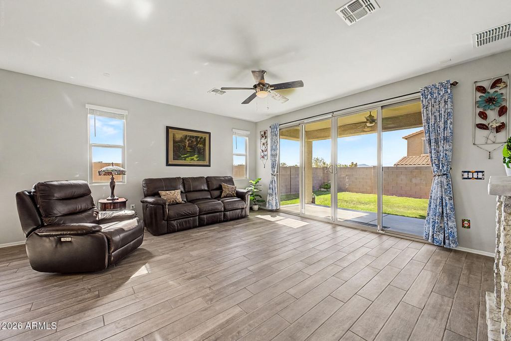 Image 4 of property listing at 11901 E Ryscott Circle, Vail, AZ 85641
