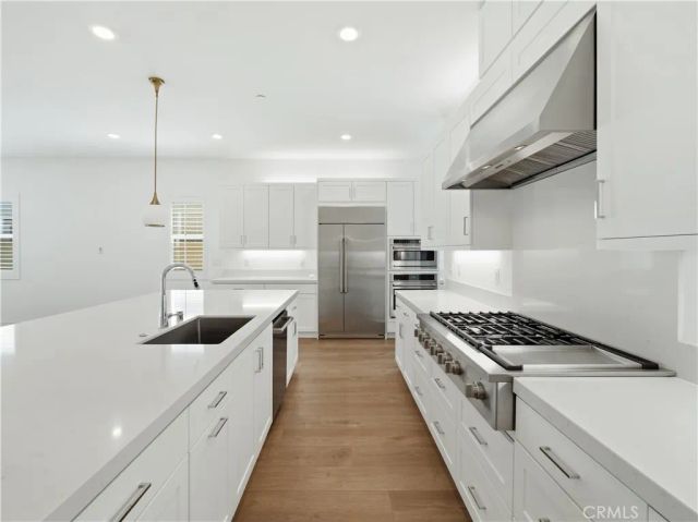 29458 Corte Halcon, Valencia, CA 91354