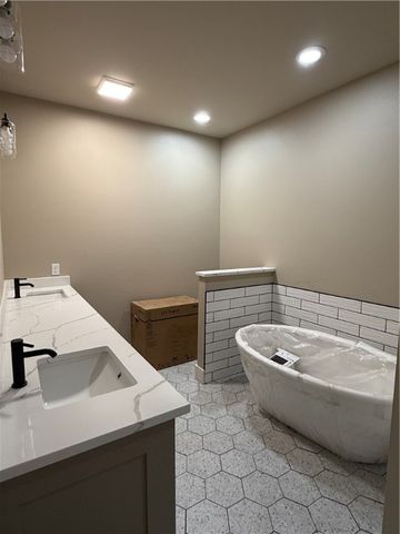 137 Harbor Circle, Russellville, AR 72802