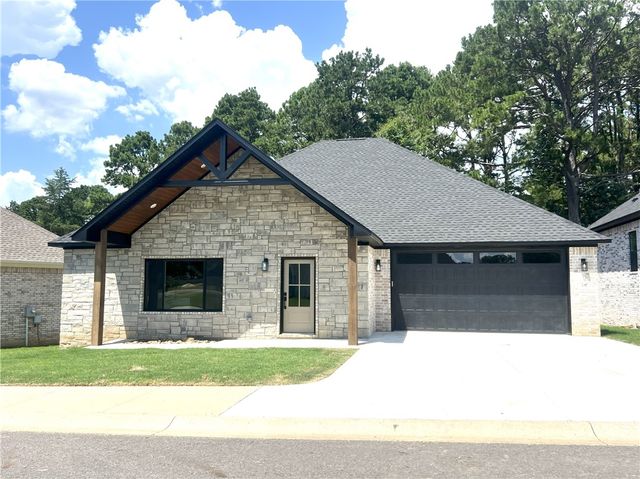 137 Harbor Circle, Russellville, AR 72802