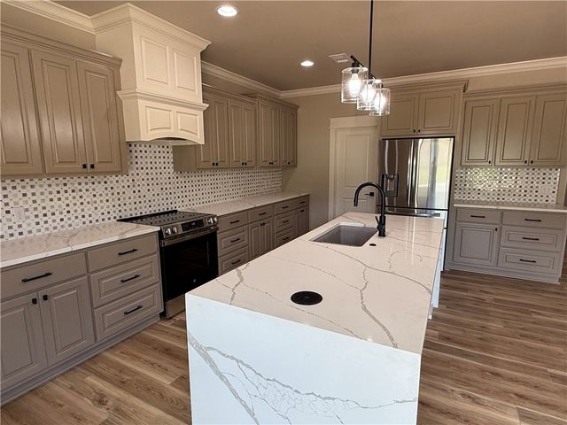 137 Harbor Circle, Russellville, AR 72802