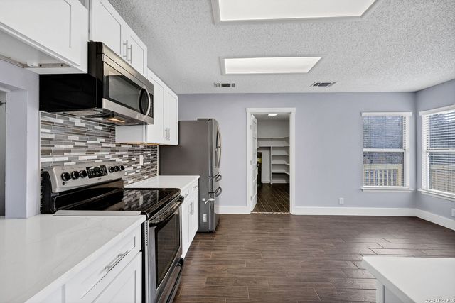 2435 THRASHER OAK, San Antonio, TX 78232