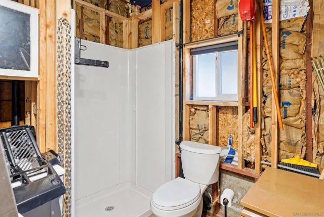 23 E 1st St, National City, CA 91950