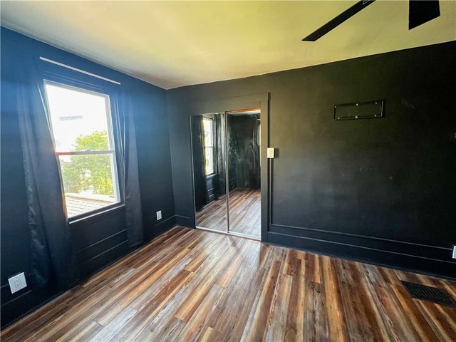 409 Vine St, Munhall, PA 15120