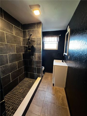 409 Vine St, Munhall, PA 15120