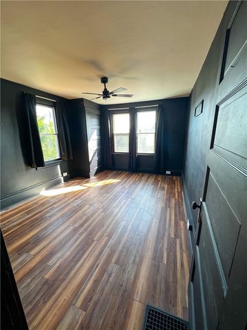 409 Vine St, Munhall, PA 15120