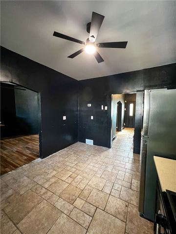 409 Vine St, Munhall, PA 15120