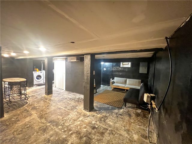 409 Vine St, Munhall, PA 15120