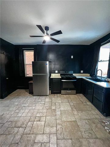 409 Vine St, Munhall, PA 15120