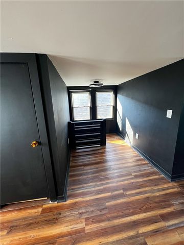 409 Vine St, Munhall, PA 15120