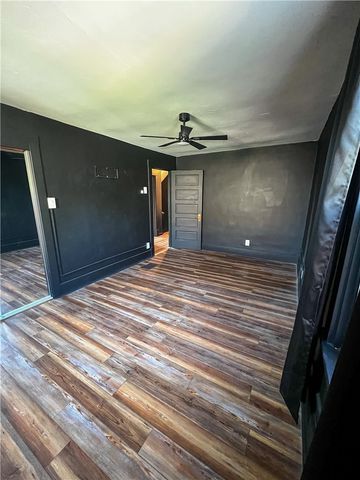 409 Vine St, Munhall, PA 15120