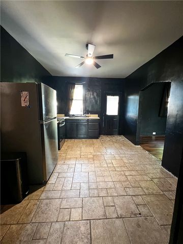 409 Vine St, Munhall, PA 15120
