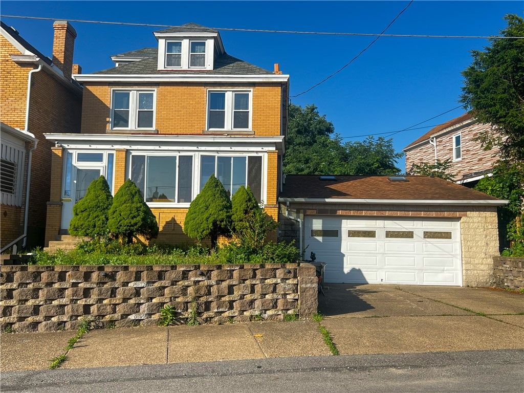 409 Vine St, Munhall, PA 15120
