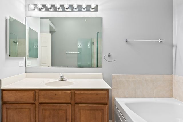 484 Prestwick Lane, Wheeling, IL 60090