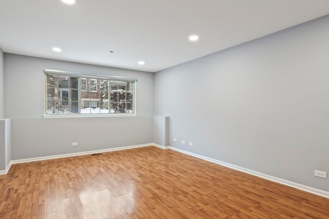 484 Prestwick Lane, Wheeling, IL 60090