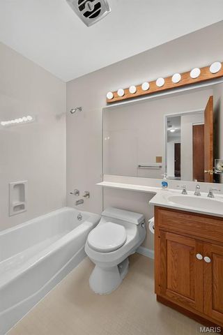 13008 Libourne Court, St Louis, MO 63141