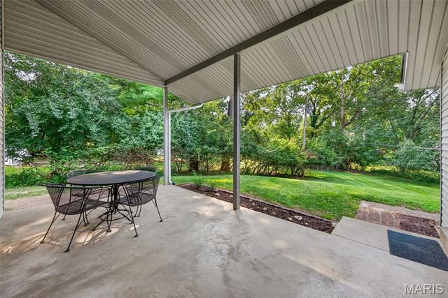 13008 Libourne Court, St Louis, MO 63141