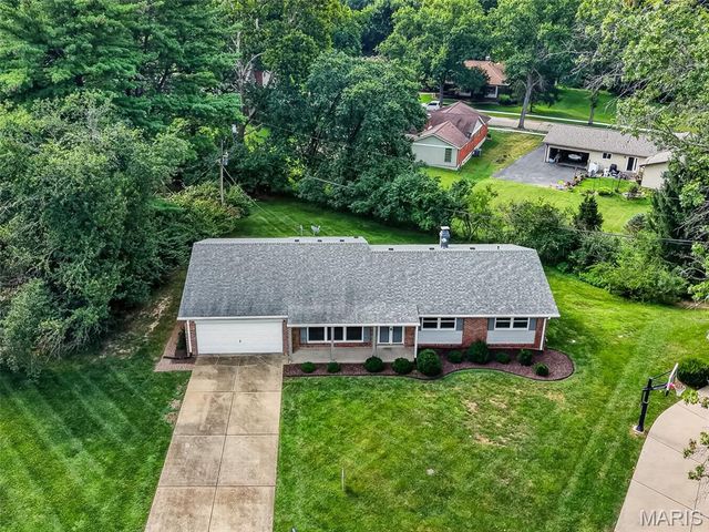 13008 Libourne Court, St Louis, MO 63141