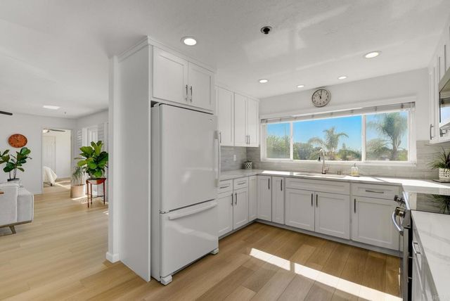 1830 Thomas Avenue 3B, San Diego, CA 92109