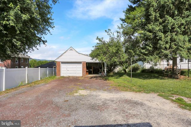 316 N CHURCH RD, Wernersville, PA 19565