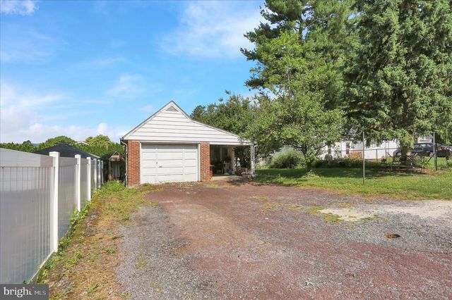316 N CHURCH RD, Wernersville, PA 19565
