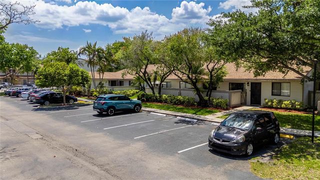 9804 NW 37th Street 3E, Sunrise, FL 33351