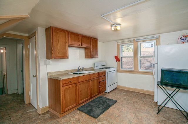2460 Indiana Avenue, Lansing, IL 60438