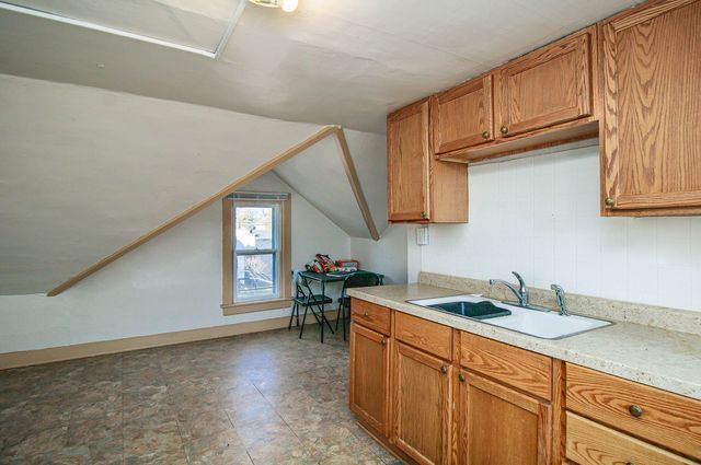 2460 Indiana Avenue, Lansing, IL 60438