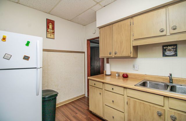 2460 Indiana Avenue, Lansing, IL 60438