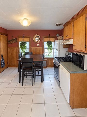 5 Dow Pl, Marlborough, MA 01752
