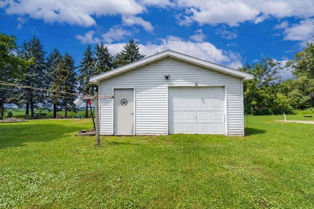 135 Prairie STREET, Sharon, WI 53585