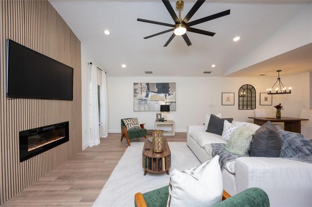 14817 FARNHAM WAY, Tampa, FL 33624