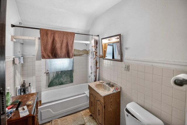 2362 N Holton STREET, Milwaukee, WI 53212