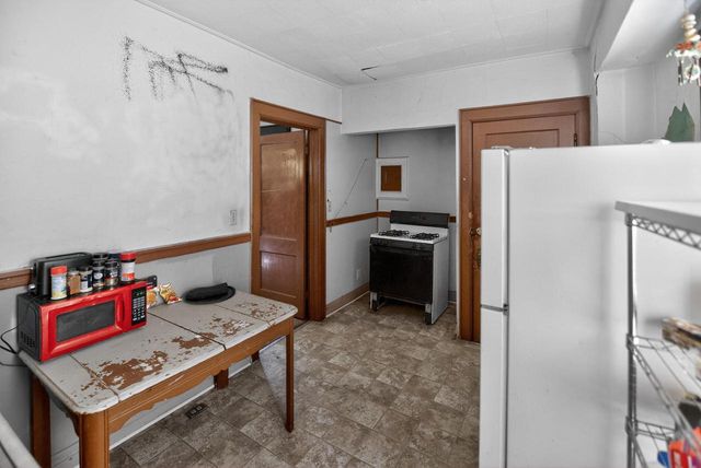 2362 N Holton STREET, Milwaukee, WI 53212