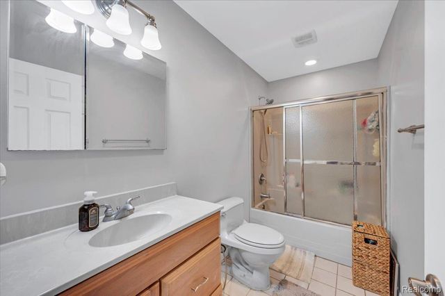 2141 Willot Road, Auburn Hills, MI 48326