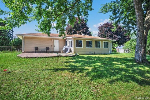 2141 Willot Road, Auburn Hills, MI 48326