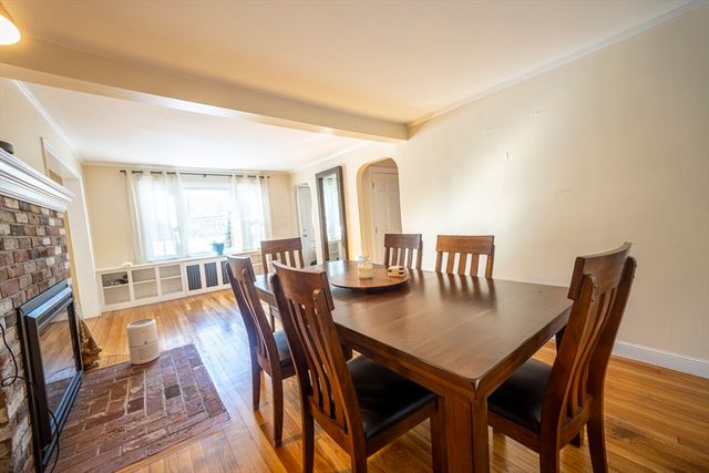 94 Boxford St, North Andover, MA 01845