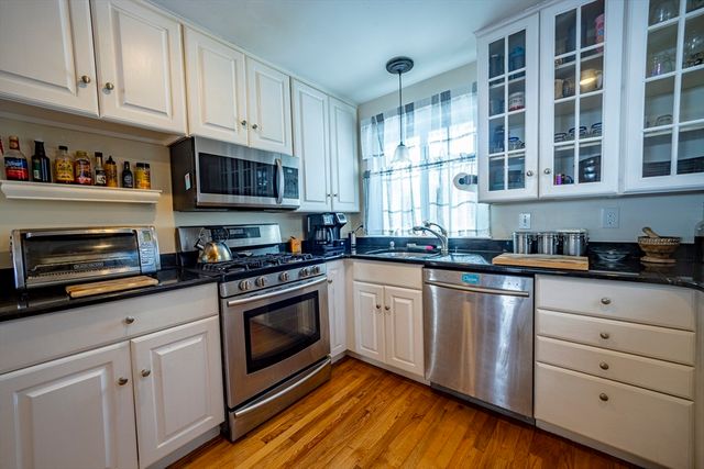 94 Boxford St, North Andover, MA 01845