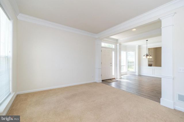 1824 EMERALD DR, Orefield, PA 18069