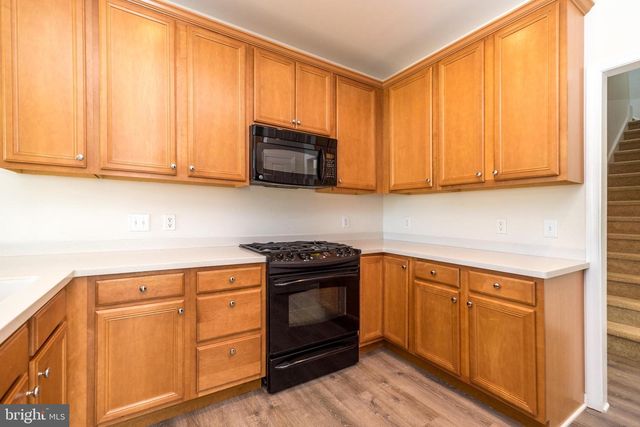 1824 EMERALD DR, Orefield, PA 18069