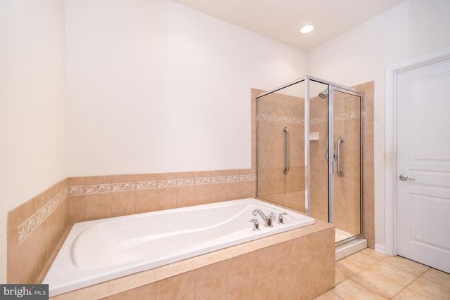 1824 EMERALD DR, Orefield, PA 18069