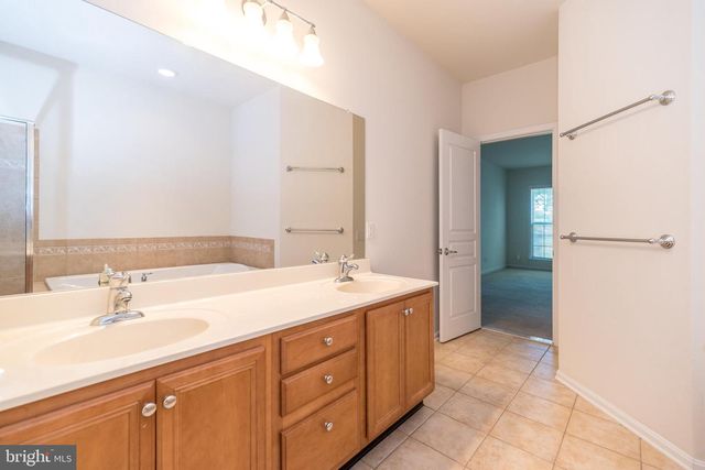 1824 EMERALD DR, Orefield, PA 18069